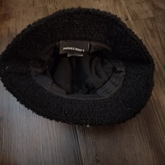 Minecraft Creeper Sherpa Bucket Hat - Picture 8 of 9